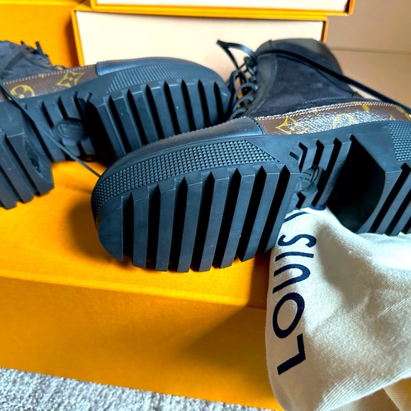 Louis Vuitton Laureate Desert Boot - Picture 3 of 5